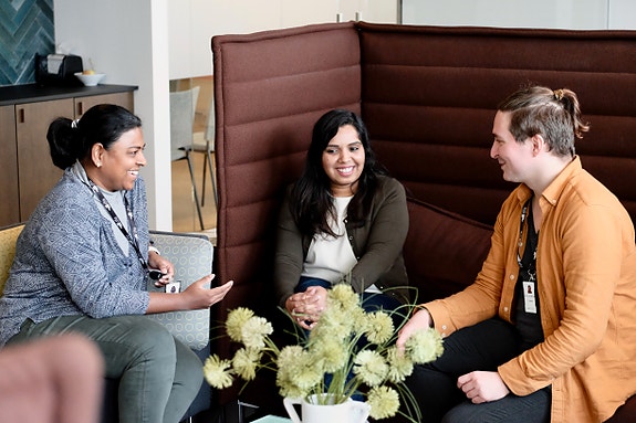 tre kolleger i sosial sone