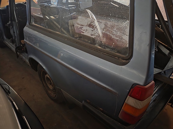 Volvo 240 4 of 5