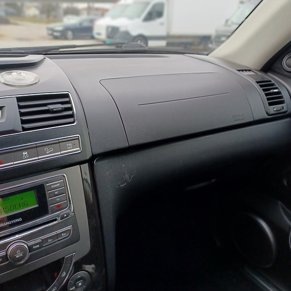 SsangYong Rexton W 24 of 27