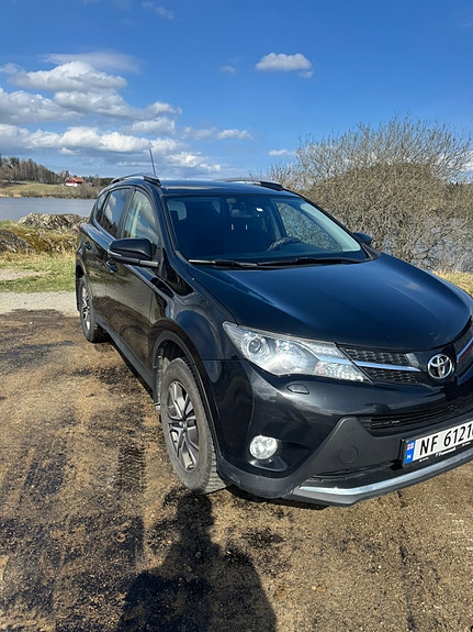 Toyota RAV4 3 of 5