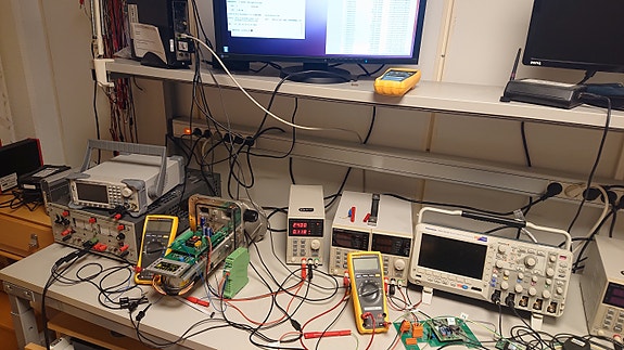 Working space where communication testing of a dosing pump is in progress