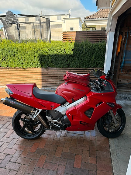 Honda VFR 800 2 of 11
