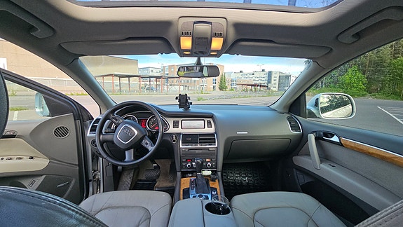 Audi Q7 9 of 16