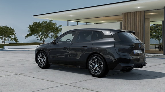 BMW iX 23 of 30