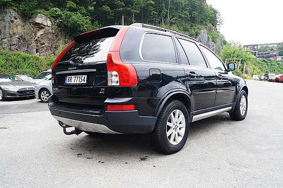 Volvo XC90 4 of 5