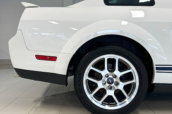 Ford Mustang 13 of 30