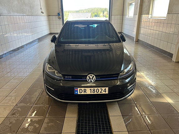 Volkswagen Golf VII 2 of 11