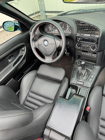BMW 320 12 of 17