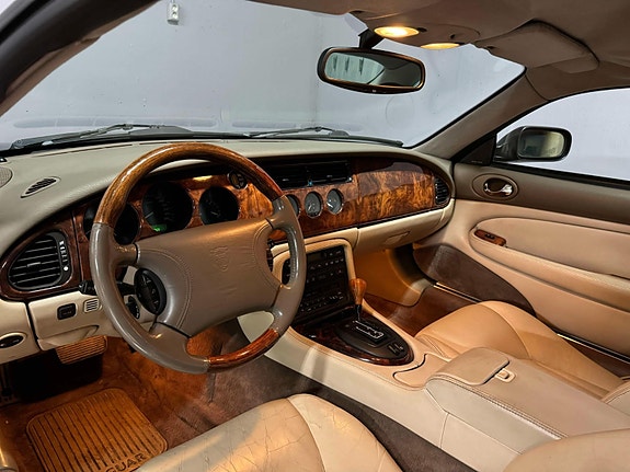 Jaguar XK 7 of 29