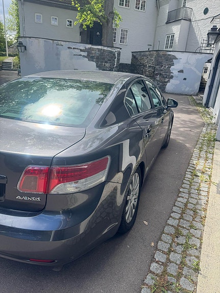 Toyota Avensis 3 of 5
