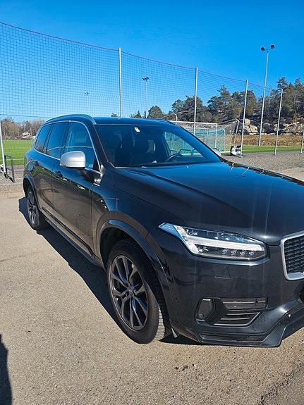 Volvo XC90 3 of 21