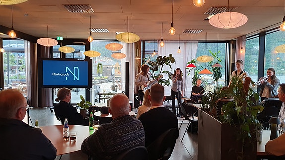 Tindestua med arrangement og konserter