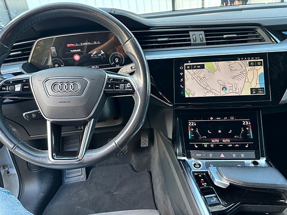 Audi e-tron 8 of 12