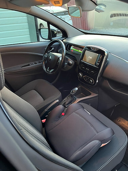 Renault Zoe 16 of 21