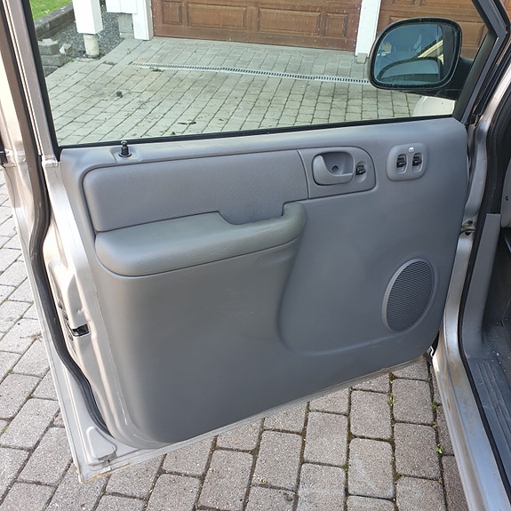 Dodge Grand Caravan 6 of 12