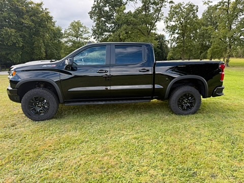 Chevrolet Silverado 3 of 5