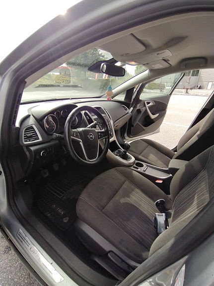 Opel Astra 19 of 30