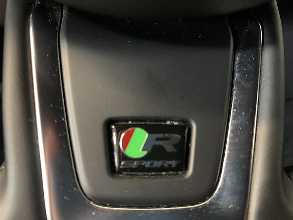 Jaguar XE 20 of 24