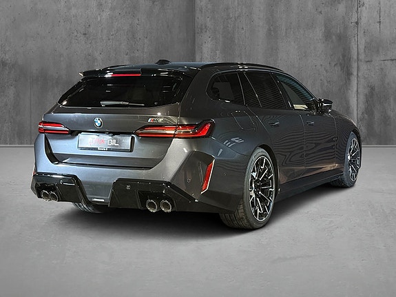 BMW M5 8 of 30