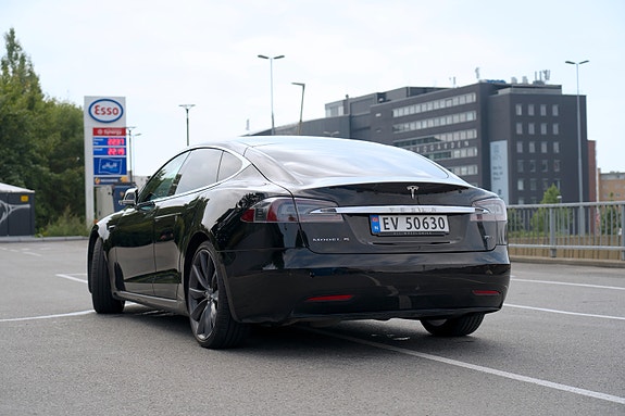 Tesla Model S 10 of 30