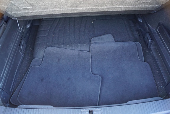 Volkswagen Passat 16 of 30