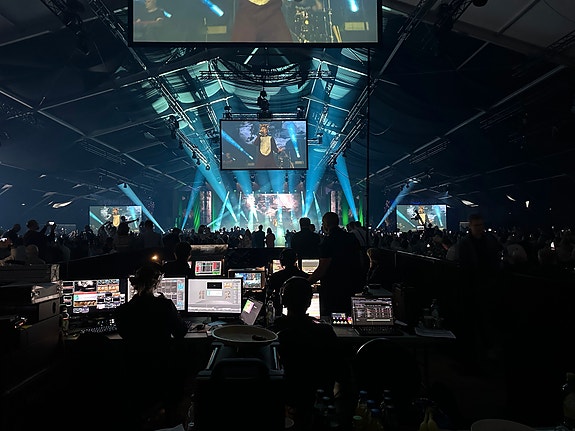 Sommerfest for 2500 personer i telt i 2024