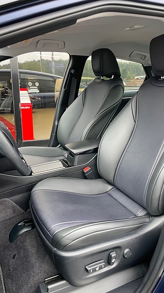 Toyota Mirai 18 of 22