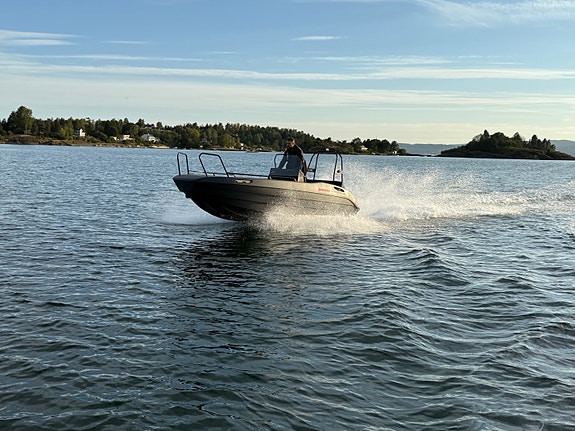 Pioner 16 Explorer Black Edition 7 of 7