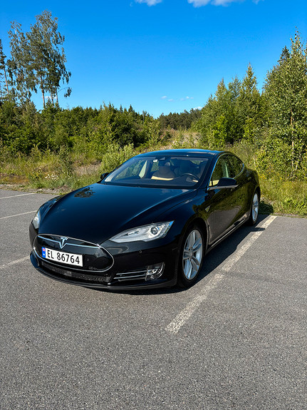 Tesla 2015 MS 70D Vin 5YJSA7E22FF110941