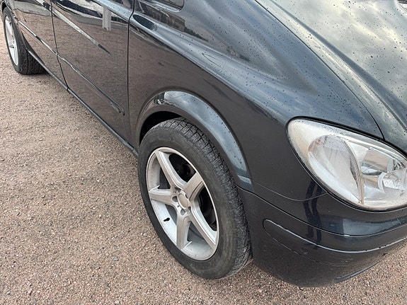 Mercedes-Benz Viano 9 of 30