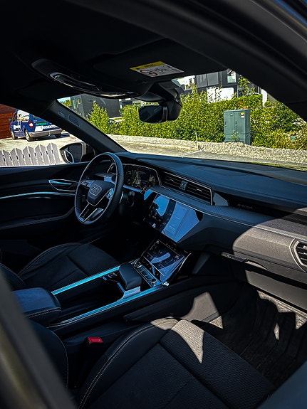 Audi e-tron 30 of 30