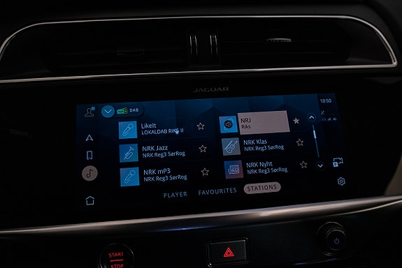 Jaguar I-PACE 23 of 30