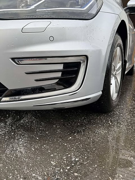Volkswagen e-Golf VII 17 of 19