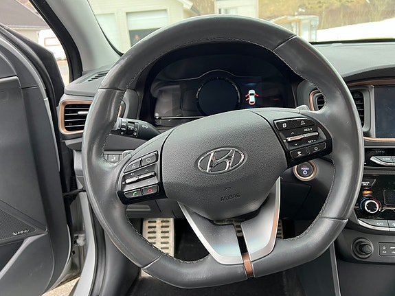 Hyundai IONIQ 7 of 15