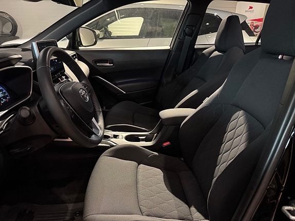 Toyota Corolla Cross 15 of 26