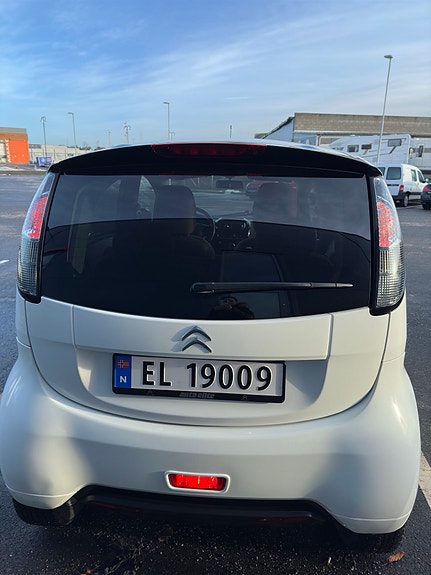 Citroen C-Zero 2 of 5