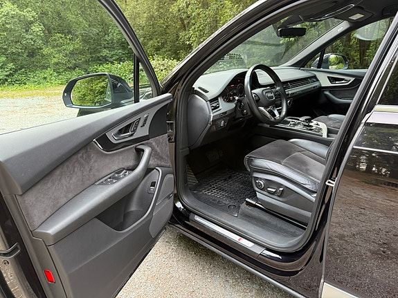 Audi Q7 5 of 24