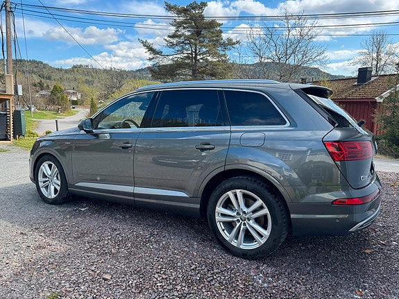 Audi Q7 6 of 14