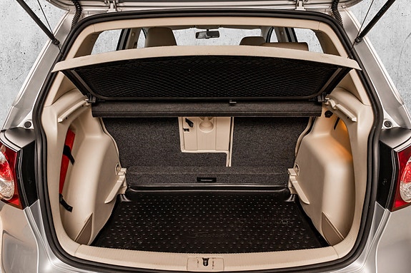 Volkswagen Golf Plus 27 of 27