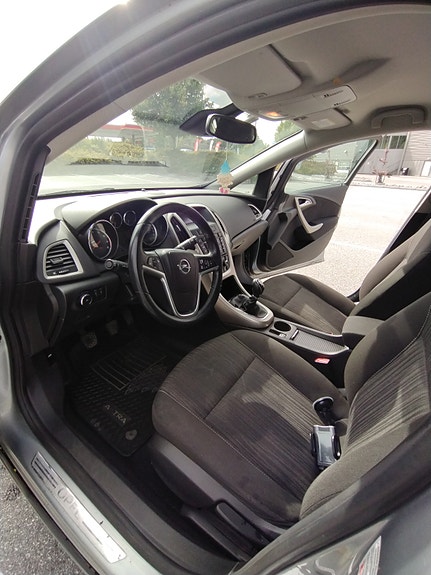 Opel Astra 30 of 30