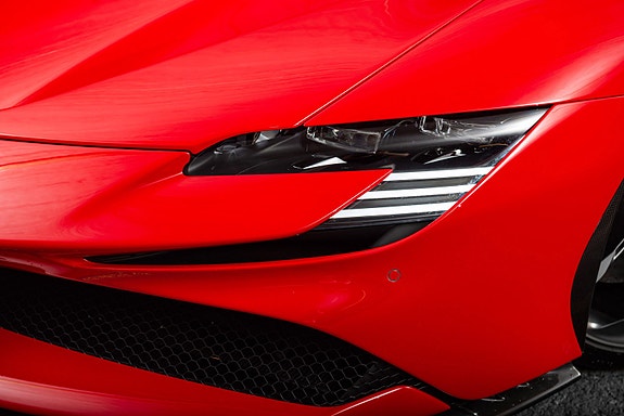 Ferrari SF90 Stradale 17 of 30