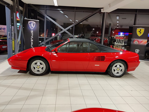 Ferrari Mondial 2 of 5