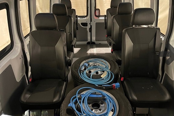 Maxus ev80 8 of 20