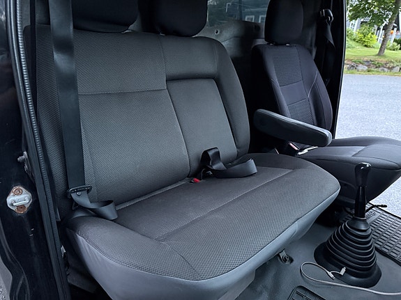 Toyota HiAce 15 of 22
