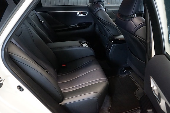 Toyota Mirai 7 of 9