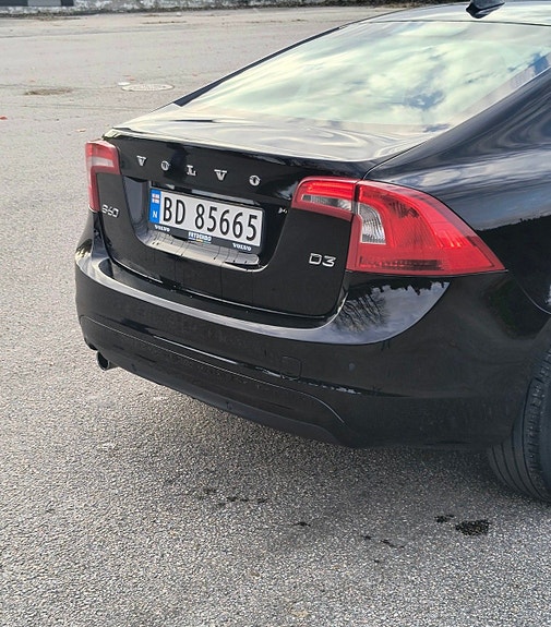 Volvo S60 4 of 17