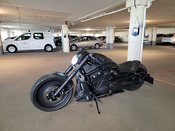 Harley-Davidson V-Rod 4 of 5