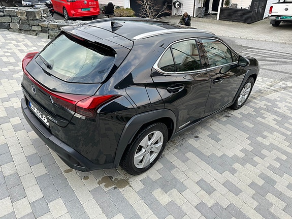 Lexus UX-Serie 17 of 19