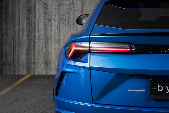Lamborghini Urus 9 of 30