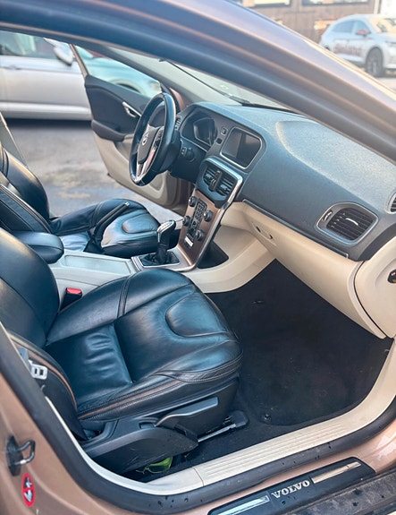 Volvo V40 10 of 18